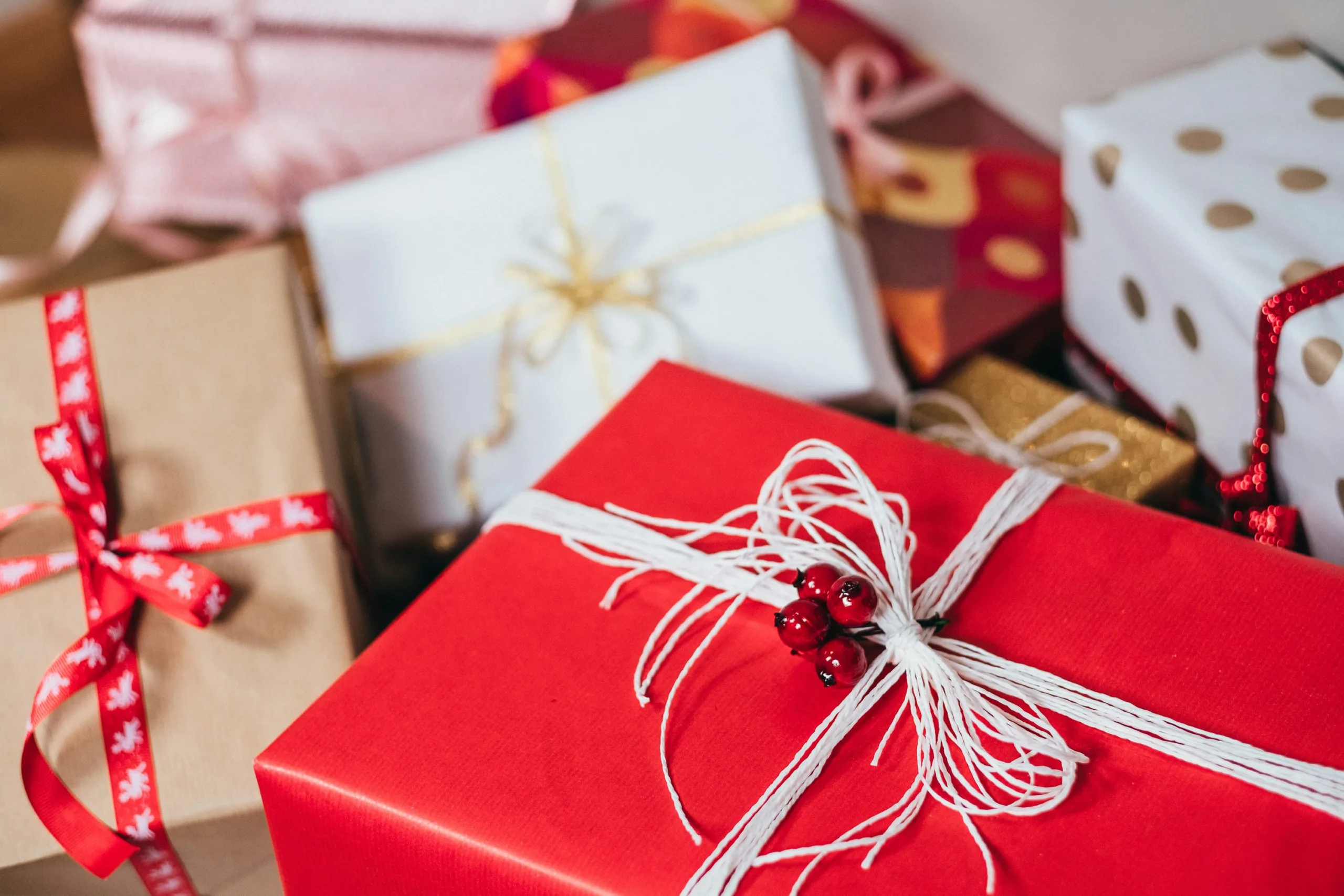 19 Cool Gift Baskets For Her